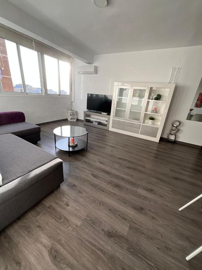 Ayala Apartamento Malaga Bagian luar foto